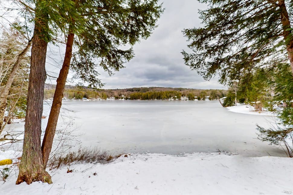 A Winter Escape to Hermit Lake: Your Guide to Cozy Cabin Life in New Hampshire